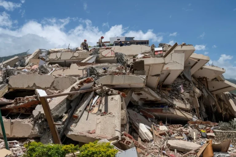 Venezuela quake death toll climbs to 2,954