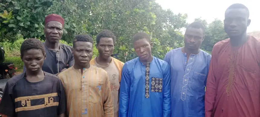 DSS operatives and Kwara forest guards during a rescue operation against bandits