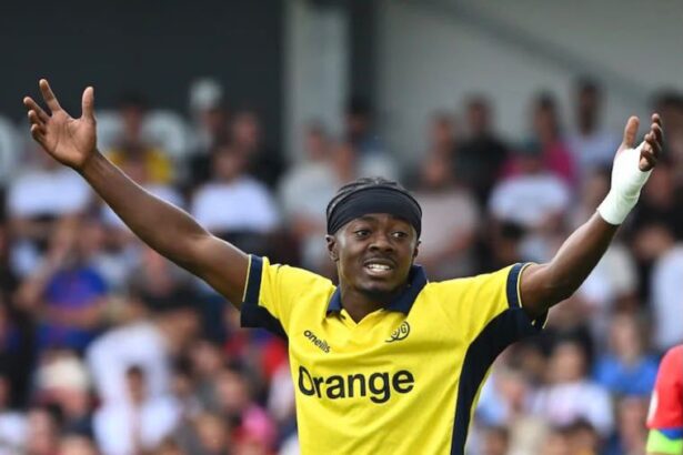 Ghanaian footballer Mohammed Fuseini being attacked during a violent robbery in Brussels