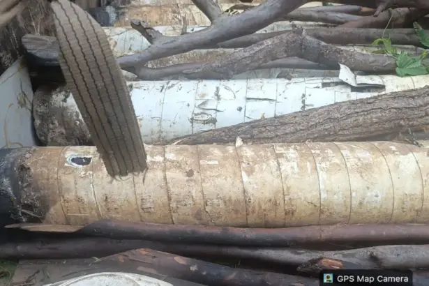 Nigerian Navy personnel intercepting stolen pipeline sections in Imo State
