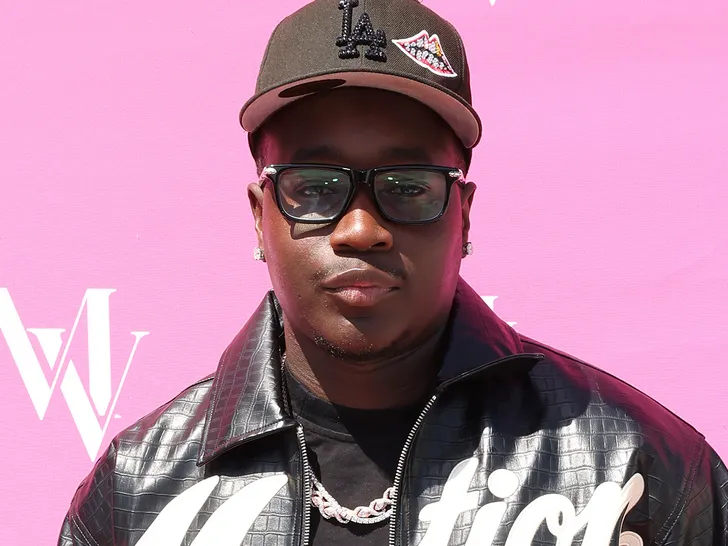 Mohamed Coulibaly accused of running an NFL e-commerce scam found dead in New Jersey swimming pool