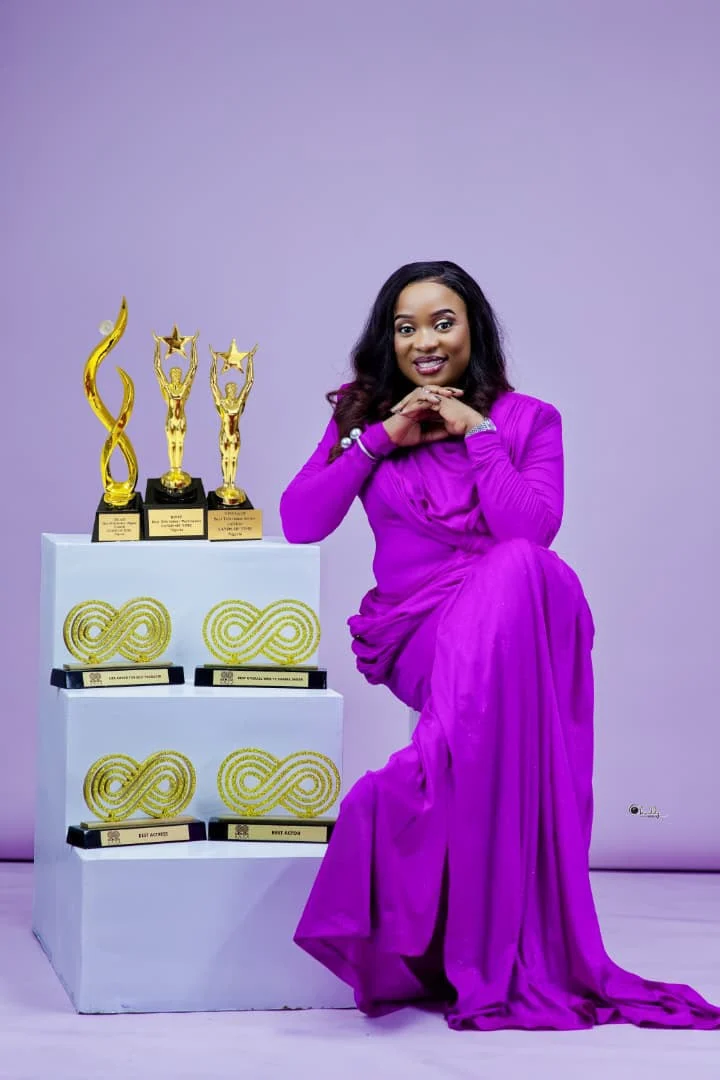Cast and crew of Sands of Time after series wins seven awards