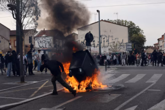 French students protest as hundreds of schools close across the country